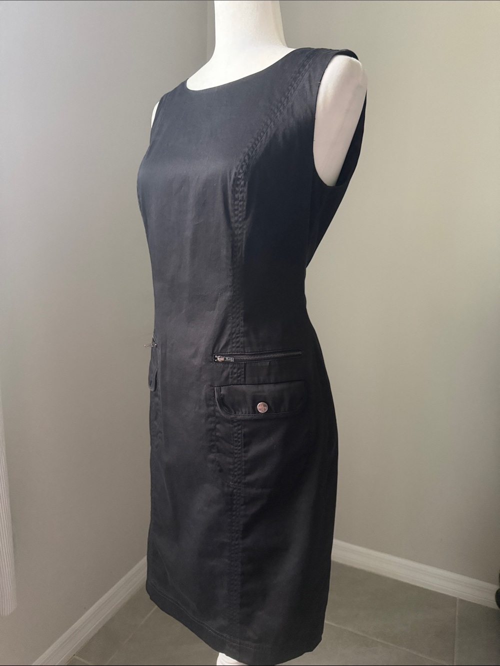 CALVIN KLEIN Black Sleeveless Sheath Dress Zip Pockets Size 6 - Picture 5 of 13